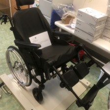 Nákup speciálního polohovacího vozíku a podlahové váhy