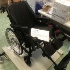 Nákup speciálního polohovacího vozíku a podlahové váhy