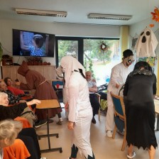 Oslava halloweenu v Domově a cestopisná přednáška pana Arnoše